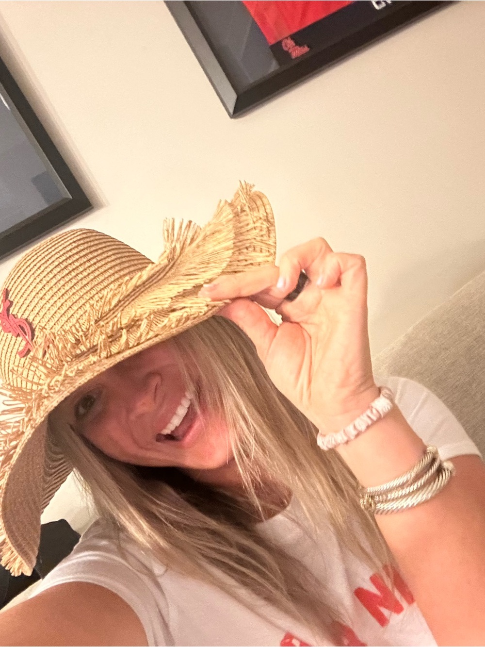 Tan Straw Fringe Sun Hat AND BAG with Red Logo - Picture 10 of 13